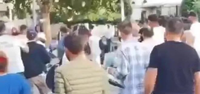 Eminönü'nde ilginç anlar! Poşetteki paraları havaya saçtı