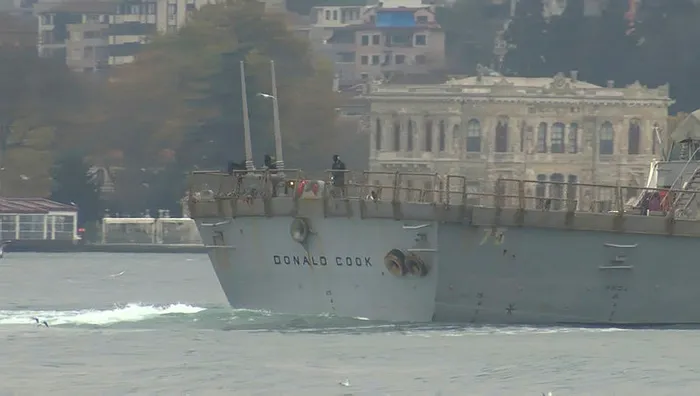 Son dakika: ABD savaş gemisi İstanbul Boğazı’ndan geçti
