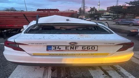 1710359131153.jpg TIR’a çarpan otomobilin sürücüsü hayatını kaybetti - 2