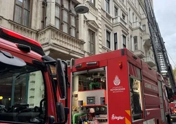 Beyoğlu'nda otelde yangın paniği!
