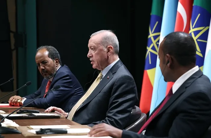 italyan-basini-yazdi-erdoganin-yeni-zaferi-turkiye-afrika-boynuzunda-diplomasi-mucizesi-yaratti-1734617543082.jpg Başkan Recep Tayyip Erdoğan'ın başkanlık ettiği uzlaşı zirvesinden kareler (IHA)