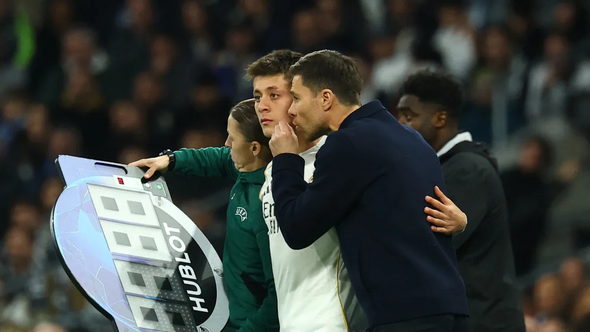 Xabi Alonso resmen Chelsea’de! İngiliz devi İspanyol teknik adamla 4 yıllık sözleşme imzaladı