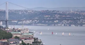 Gemi trafiği açıklaması! 13.00-19.00 saatleri...