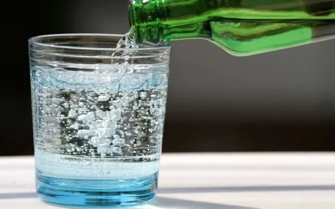 Maden suyunun bilinmeyen faydası! Saçınızı yıkarsanız...