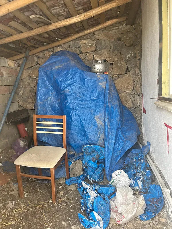 Esrar yetiştiren kadının saklanma taktiği tutmadı! - 1