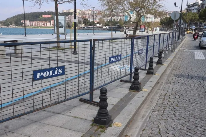En çok vaka artışı olan olan illerden Çanakkale’de sahil ve parklar halka kapatıldı