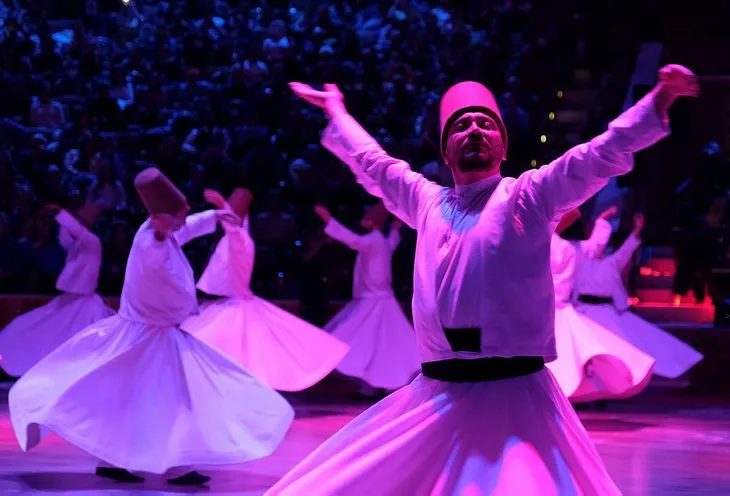 Mevlana Şeb-i Arus törenleriyle anıldı! Tasavvuf dinletisi ve sema gösterisi dikkat çekti