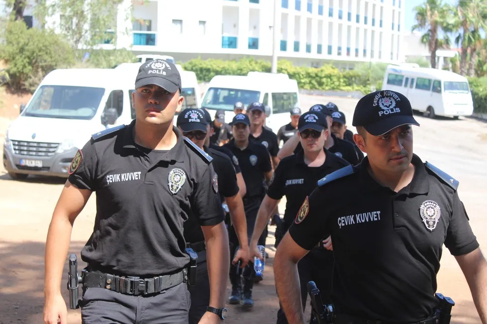 FETÖ’nün suikast timindeki Burkay Karatepe’ye maddi destek iddiası: İstanbul ve Eskişehir’de 10 şüpheli yakalandı - 4