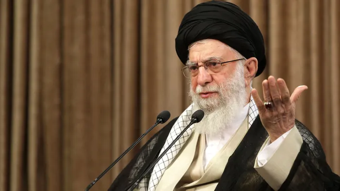 İran lideri Ayetullah Ali Hamaney ’İntikam kesindir’ dedi! Twitter bu sözlere izin vermedi