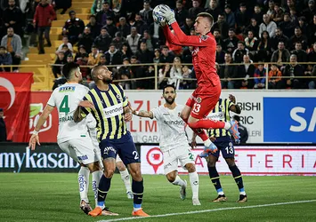 Fenerbahçe Alanyaspor’u 3-1 mağlup etti (MAÇ SONUCU ÖZET)