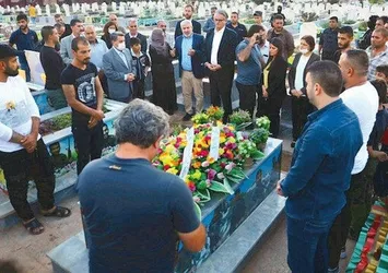 Bakan Çavuşoğlu'nun haddini bildirdiği Ann Linde ayağının tozuyla PKK’ya heyet yolladı