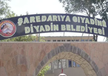 Diyadin'deki Kürtçe tabela yerine kondu