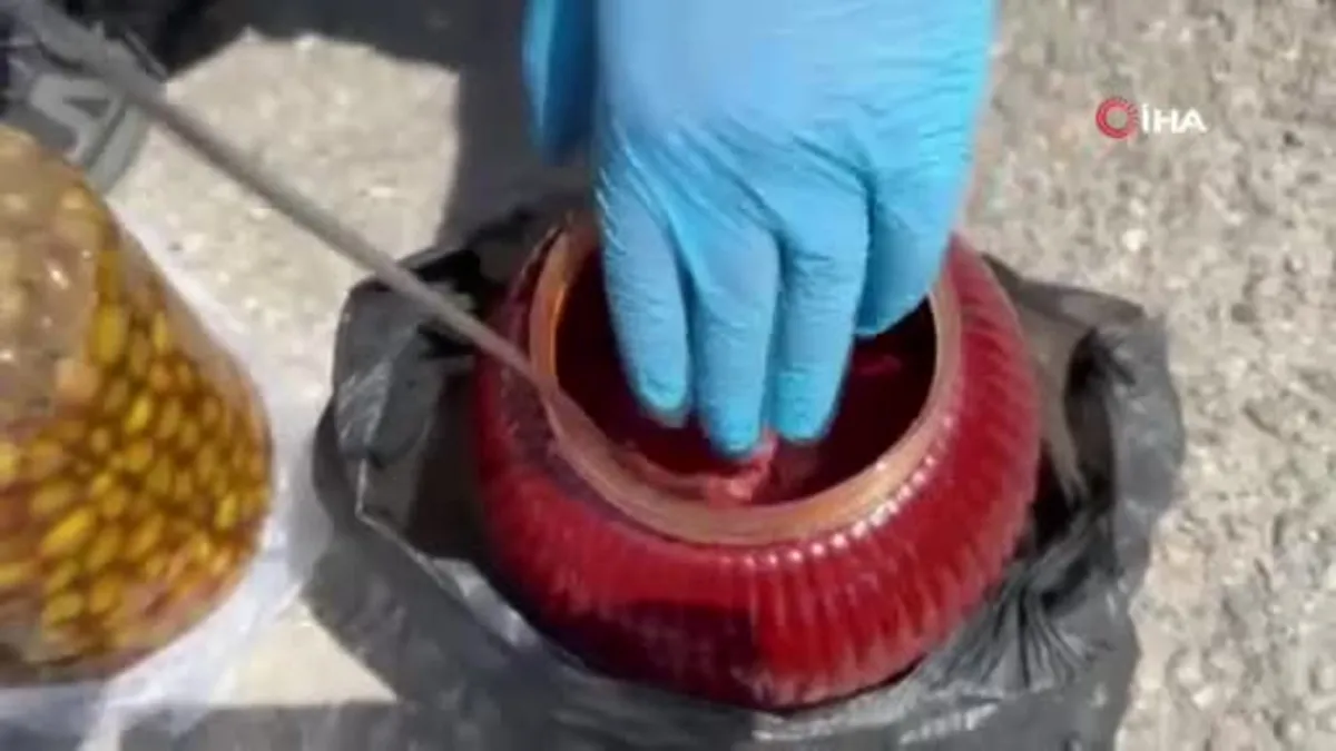 Salça kavanozundan uyuşturucu çıktı