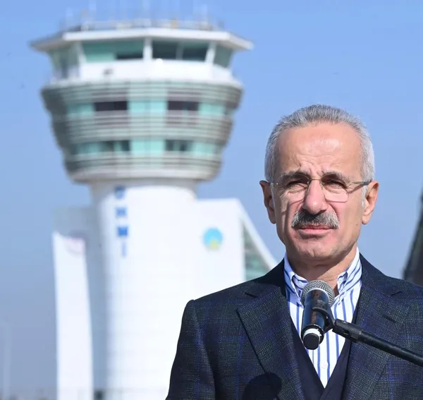 Hava yolu yolcu trafiğinde rekor artış… Bakan Uraloğlu son rakamları açıkladı - 3