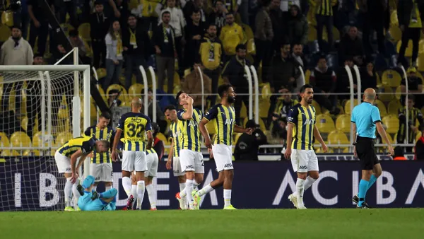 Fenerbahçe’de 3’lü savunma sistemi sona erdi! İşte Pereira’nın yeni taktiği