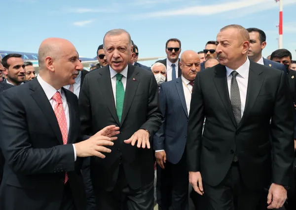 İlham Aliyev'in Rize yorumu kalabalığı coşturdu! "Aziz kardeşim Erdoğan'a dedim ki" sözleri ile açıkladı: Cennete benziyor - 1