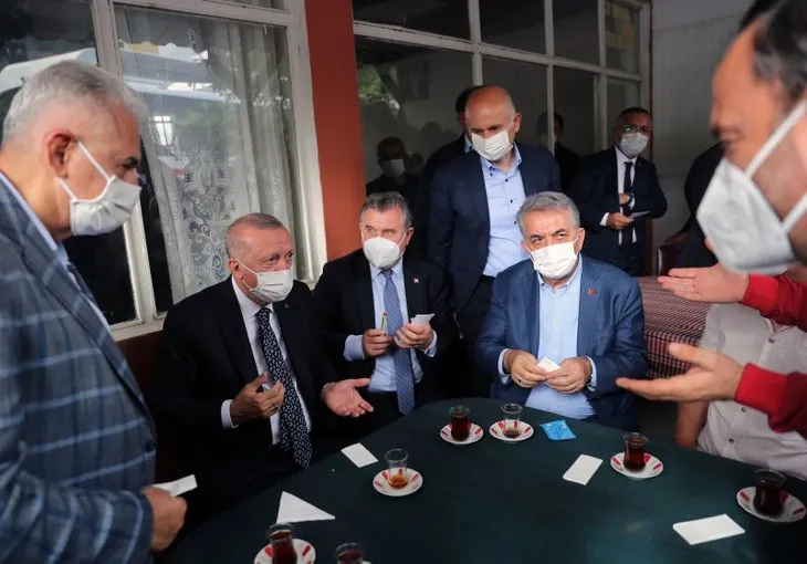 Başkan Recep Tayyip Erdoğan’a Rize’de sevgi seli! Çocuklardan ’Tayyip Dede’ sloganları