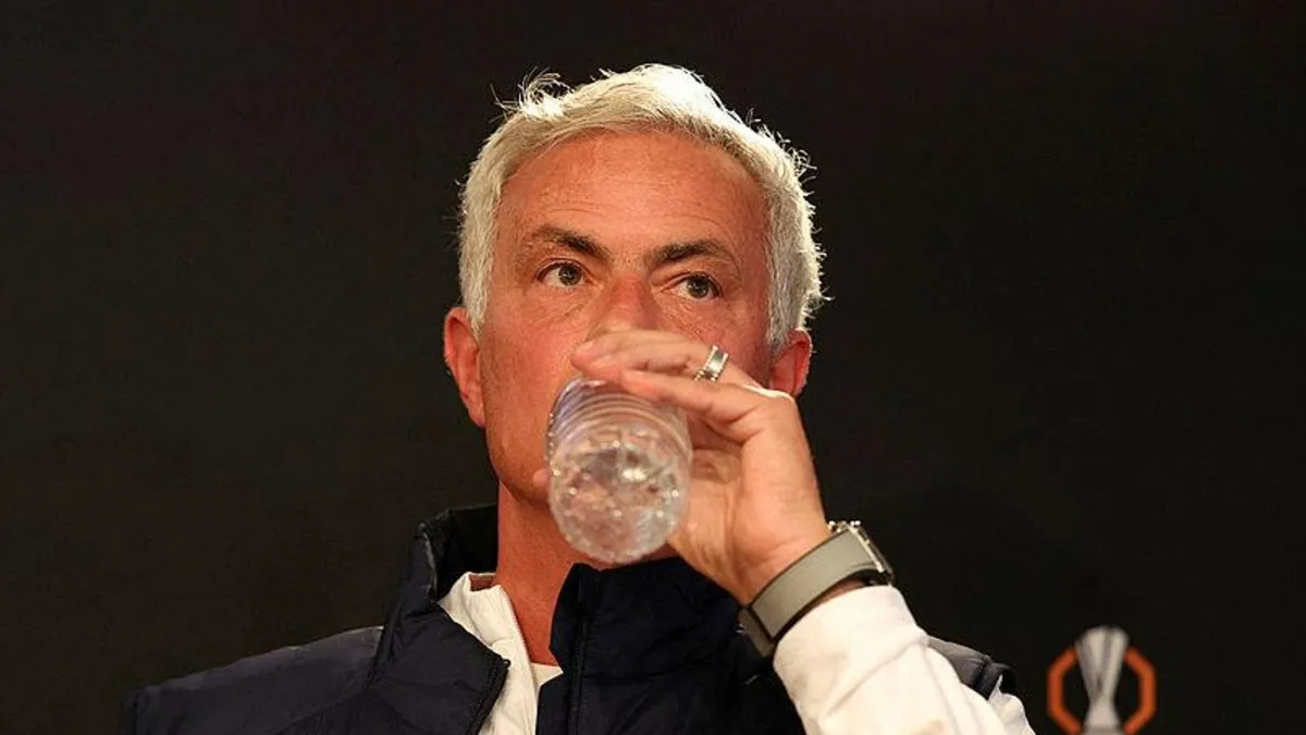 Jose Mourinho'dan flaş sol bek göndermesi: Tavsiye alırım