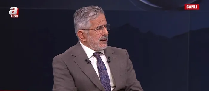 irandan-hurmuz-bogazinda-balistik-fuze-denemesi-tatbikat-israile-karsi-guc-gosterisi-1765057949542.jpg Gazeteci Ekrem Kızıltaş (A Haber - Ekran Görüntüsü)