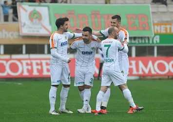 Alanyaspor, Kasımpaşa'yı 3-0 mağlup etti!