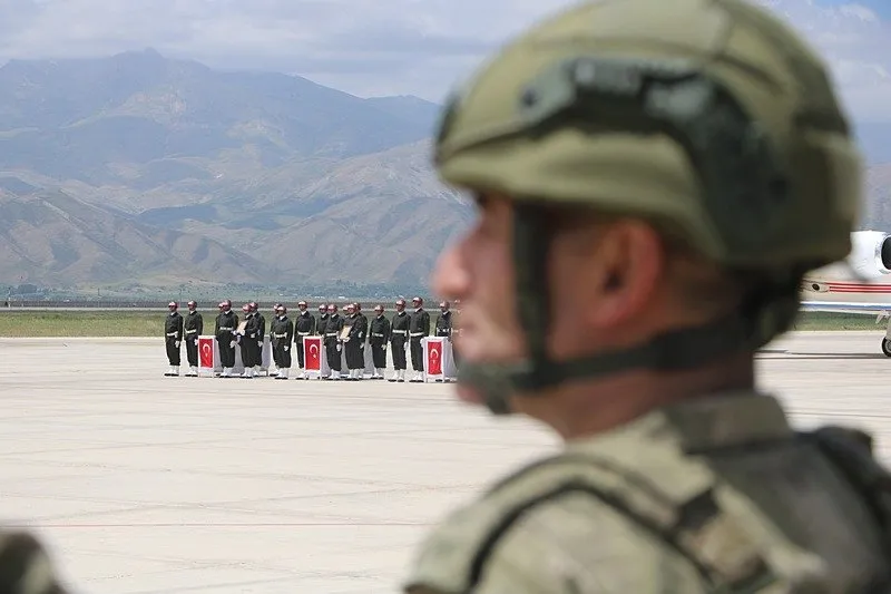 6 ŞEHİT İÇİN HAKKARİ’DE TÖREN
