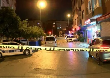Üsküdar'da alacak verecek kavgasında silahlar patladı! Dehşet anları kamerada