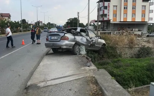 samsunda-feci-kaza-otomobil-koprunun-korkuluklarina-saplandi-1659425851316.jpg Samsun’da feci kaza! Otomobil köprünün korkuluklarına saplandı - 1