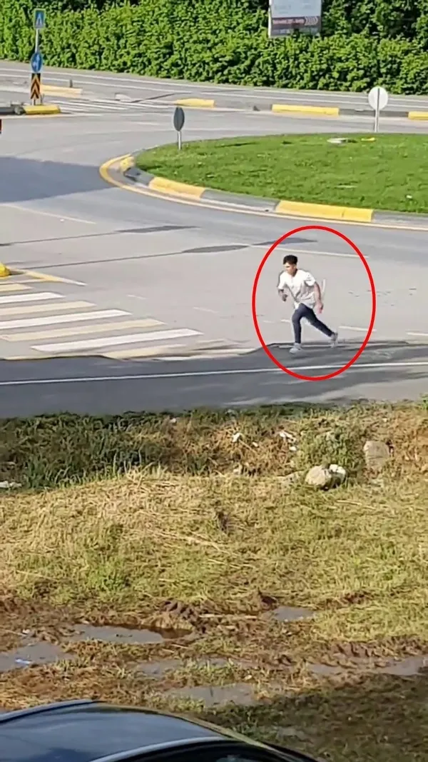 1685954245618.jpg Bellerinde bıçak ellerinde taş! İstediklerini alamayınca olanlar oldu... - 3