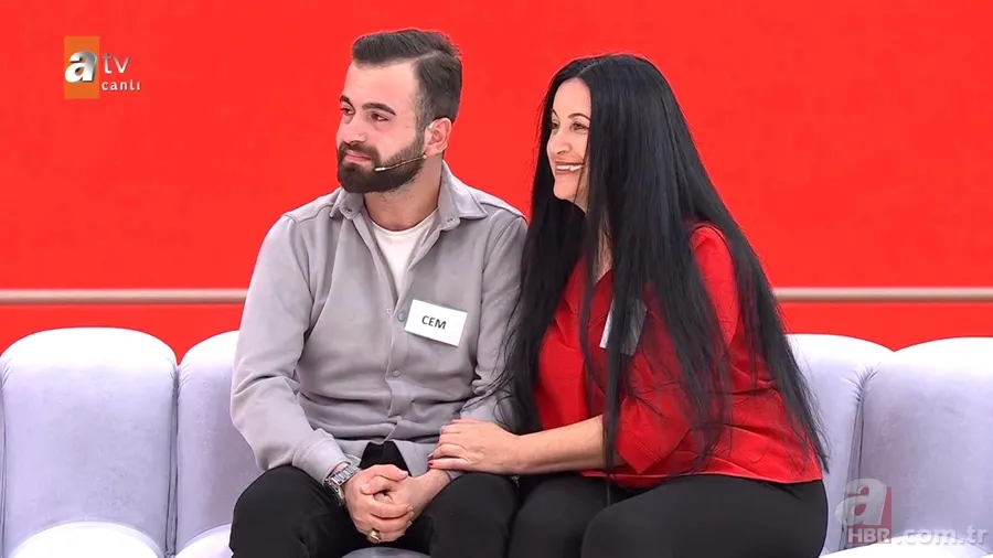 21 yıllık hasret Müge Anlı’da son buldu! Üvey annesi ve öz annesi canlı yayında birbirine girdi: Kocanın kemikleri sızlasın 16