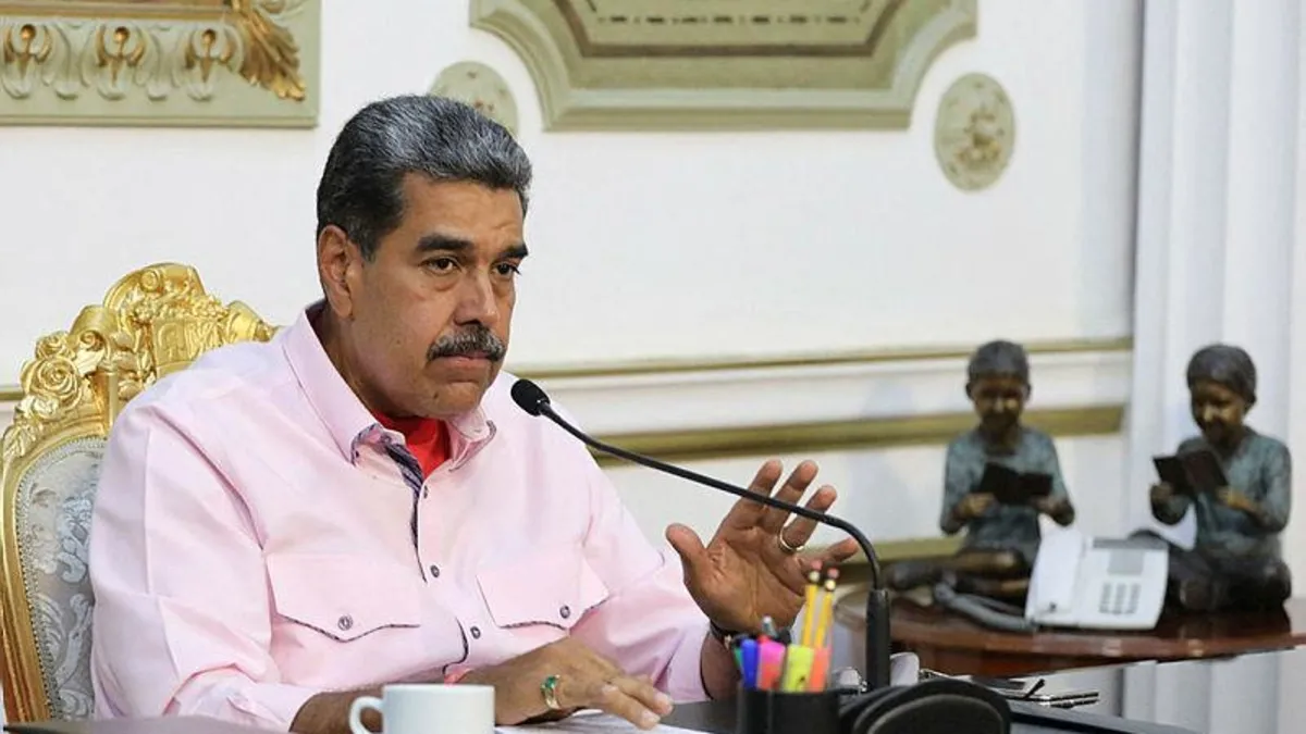 Venezuela'da devlet başkanı seçimini kazanan Maduro, Ulusal Seçim Konseyinden mazbatasını aldı