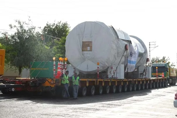 480 tonluk doğalgaz türbini 240 tekerlekli tırla taşınıyor - 2