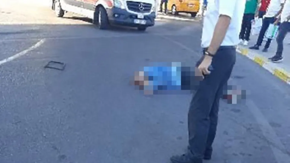 Antalya Havalimanı'nda canına kıydı! Görenleri şoke eden olay
