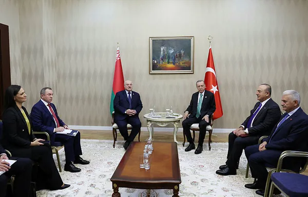 Son dakika: Başkan Erdoğan Özbekistan Cumhurbaşkanı Şevket Mirziyoyev ve Belarus Devlet Başkanı Aleksandr Lukaşenko ile görüştü