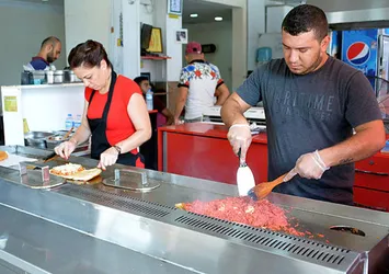 Tabladaki 'ütü tostu', restoran zinciri oldu