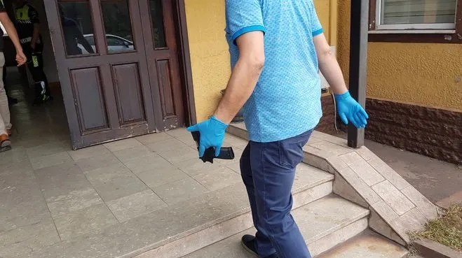 Kahvaltıya gittiği otelde kendisine "Canım" diyen garsona kurşun yağdırdı! - 1