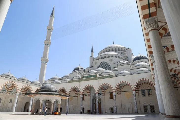 Milyonlar Büyük Çamlıca Camii'ne akın etti! 2 yılda 12 milyon ziyaretçiyi ağırladı