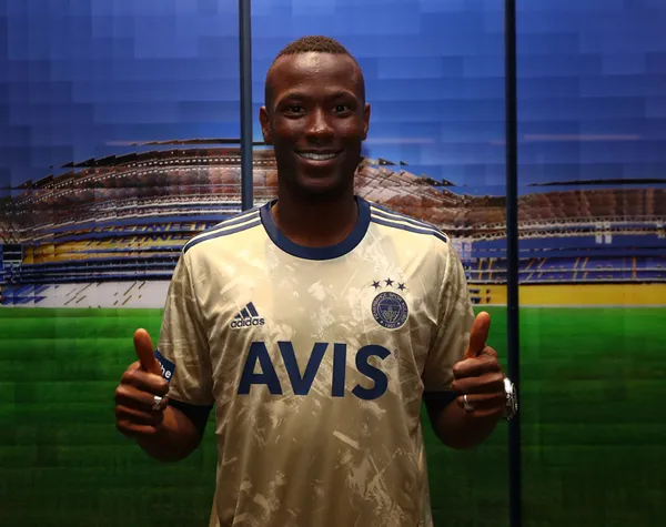Son dakika: Fenerbahçe resmen açıkladı! O futbolcuyu renklerine kattı