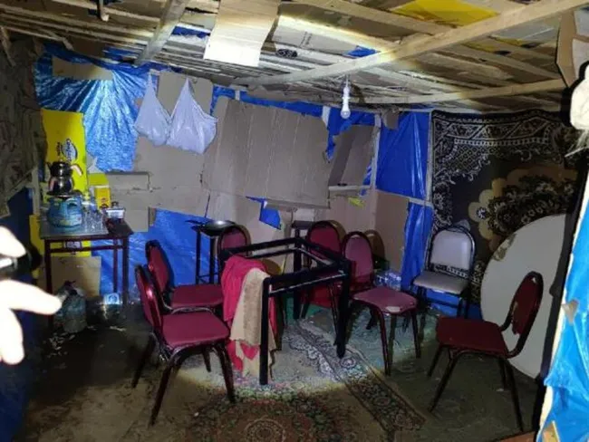 İzmir'de kumar oynamak için brandadan çadır yapmışlar - 1