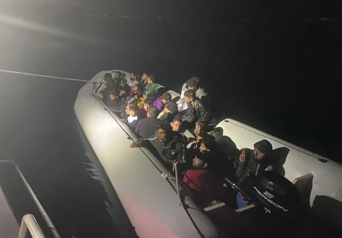 duzensiz-goce-gecit-yok-bodrumda-53-kacak-gocmen-yakalandi-1716121168269.jpg Düzensiz göçe geçit yok! Bodrum'da 53 kaçak göçmen yakalandı - 1