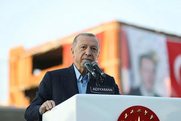 baskan-recep-tayyip-erdogan-adiyamanda-bir-yil-icinde-319-bin-konutu-teslim-etmekte-kararliyiz-1679931003925.jpeg Başkan Recep Tayyip Erdoğan Adıyaman'da: Bir yıl içinde 319 bin konutu teslim etmekte kararlıyız - 6