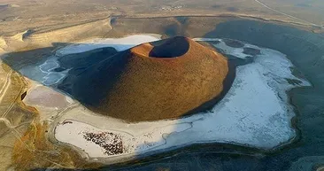 Dünyanın nazar boncuğu Meke Gölü’nde bakanlık harekete geçti! Yeniden ihtişamlı günlerine dönecek