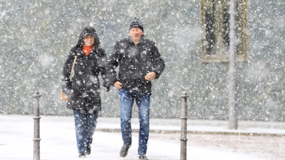 Meteoroloji'den son dakika hava durumu uyarısı! İstanbul'da kar yağışı başladı | 4 Ocak 2019 hava durumu