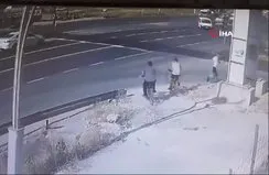 Otomobil bisikletli çocuğa çarptı!