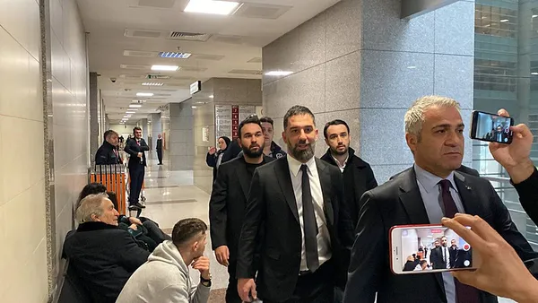 secil-erzan-davasinda-kritik-gun-muslera-ve-arda-turan-yasananlari-anlatacak-ilk-goruntuler-geldi-1709896868820.jpg Seçil Erzan davasında kritik gün! Muslera Arda Turan ve Emre Belözoğlu konuştu! Tuzağa nasıl düştüler? İşte o konuşmalar... - 5