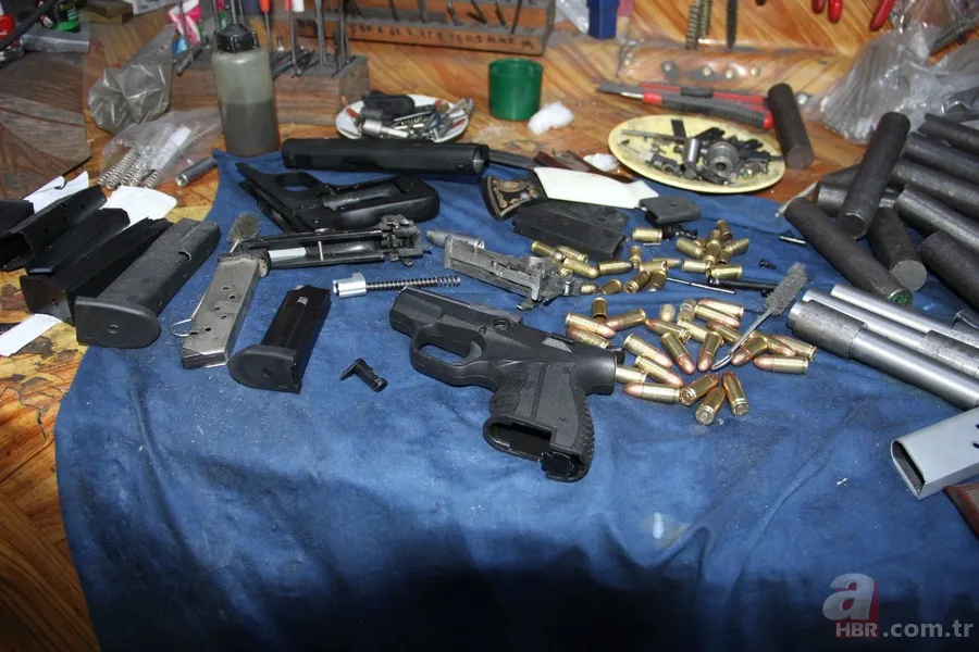 Pendik'te tabanca imalathanesine baskın 7