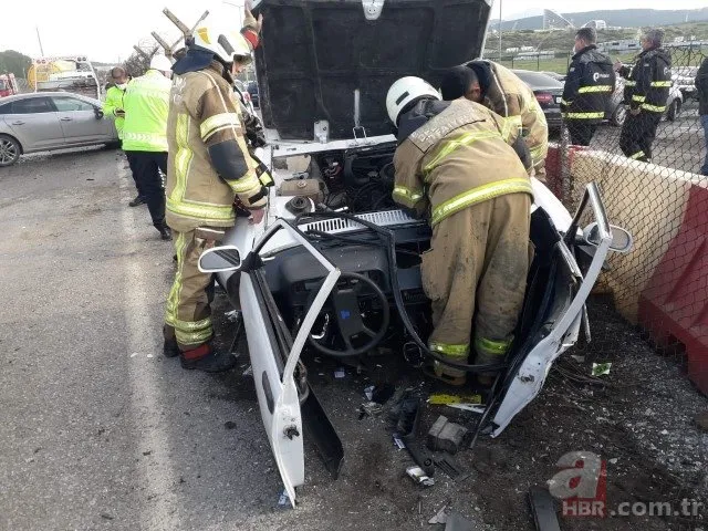 SONDAKİKA! Otomobil paramparça oldu | İzmir’de korkunç kaza