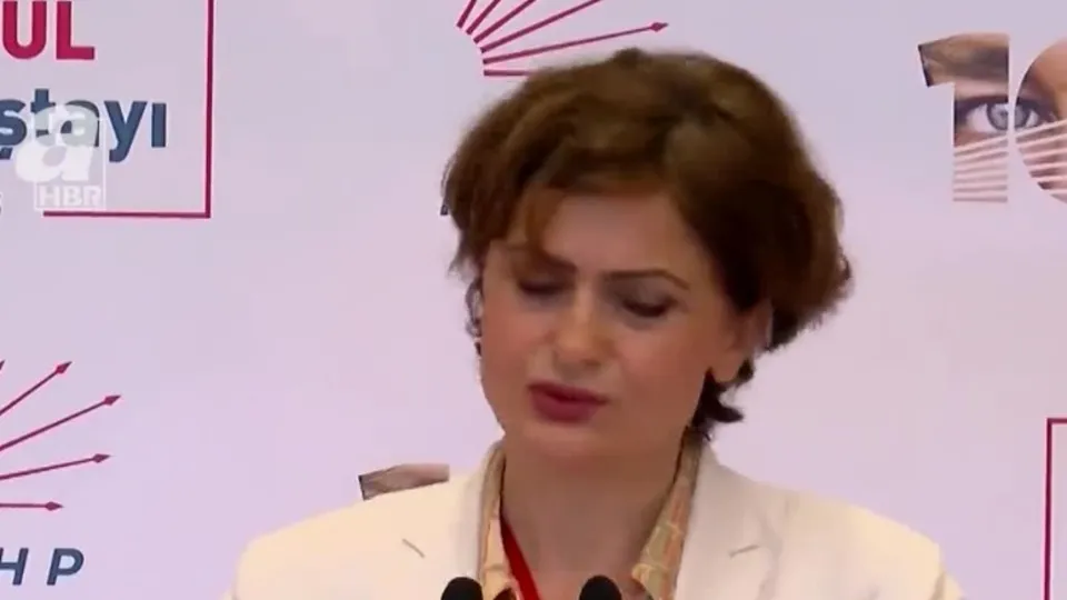 Canan Kaftancıoğlu’ndan Özgür Özel’e üstü kapalı mesaj yolladı: Kardeşim önce kendinizi değiştirin