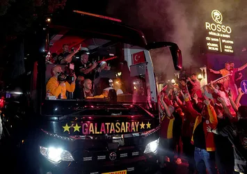 Galatasaray'a Florya'da coşkulu karşılama