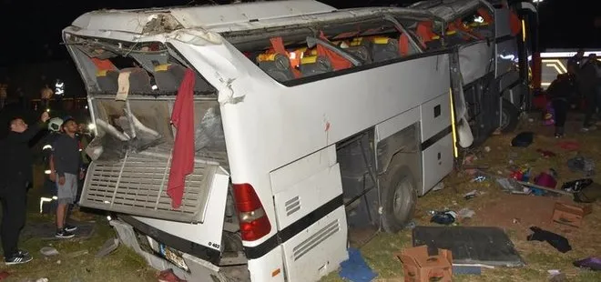 Polis otobüsü devrildi: Çok sayıda yaralı