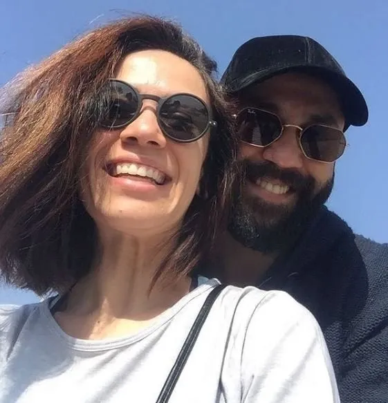 Sarp Akkaya ve Sinem Yalçınkaya bebeklerinin yüzünü ilk kez gösterdi! İşte Kaan…